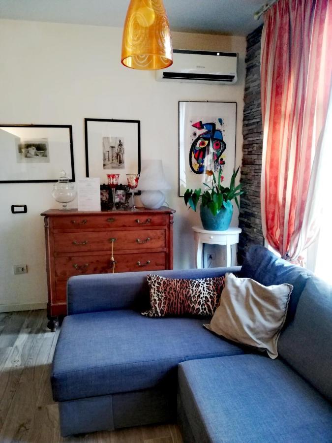 Casolare Isabella "Il Rifugio Dei Vinili" And Alice'S Room Ponsacco Exteriör bild