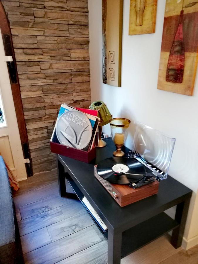 Casolare Isabella "Il Rifugio Dei Vinili" And Alice'S Room Ponsacco Exteriör bild