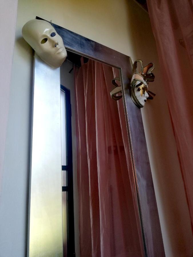 Casolare Isabella "Il Rifugio Dei Vinili" And Alice'S Room Ponsacco Exteriör bild